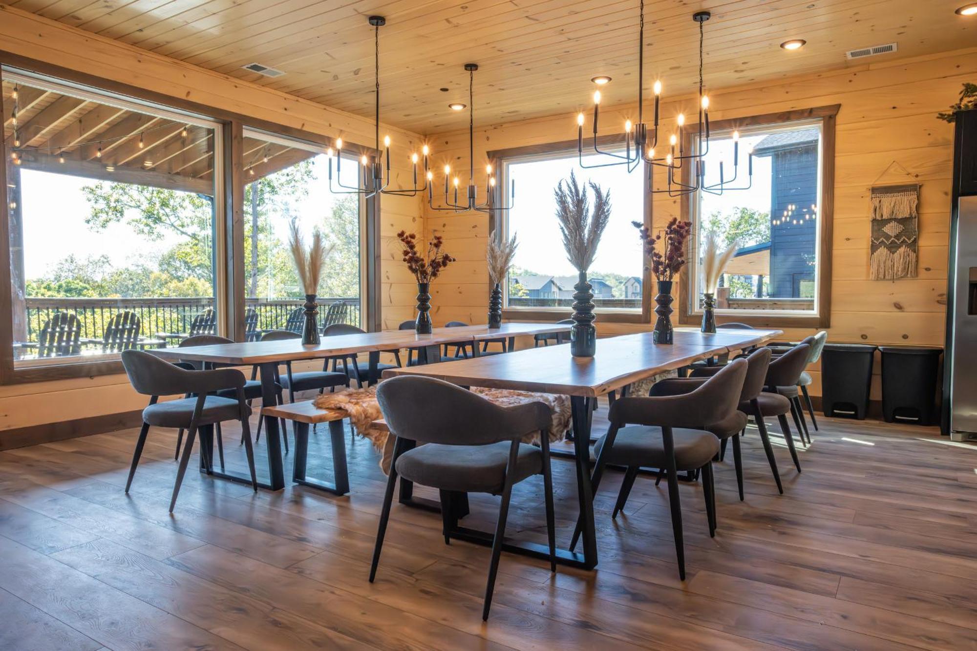 Luxury 12-Bedroom Cabin With Indoor Pool, Hot Tub & Movie Theater, Sleeps 36 Sevierville Εξωτερικό φωτογραφία