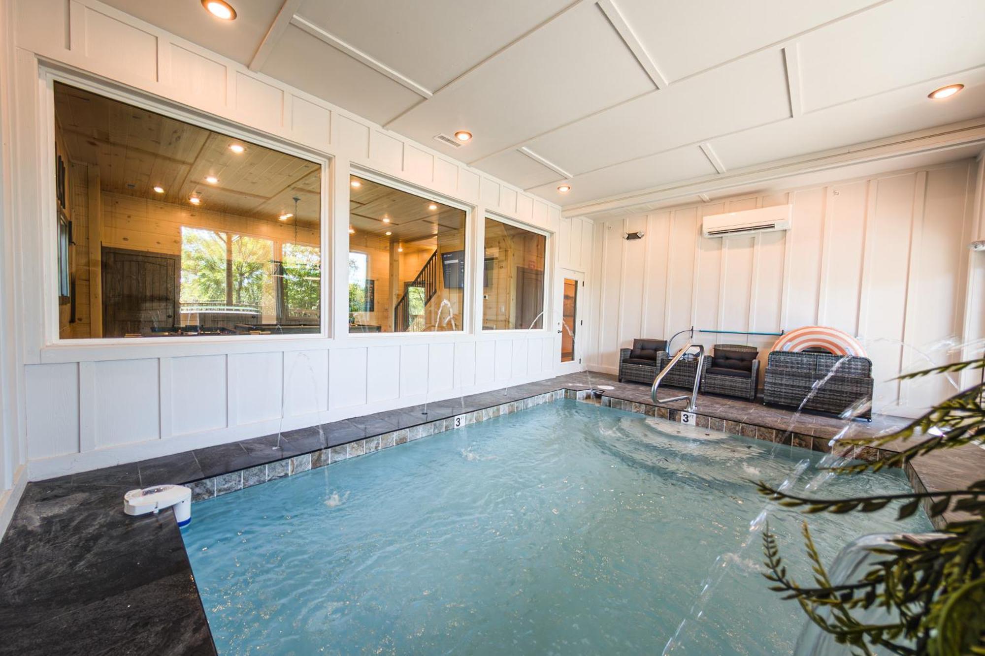 Luxury 12-Bedroom Cabin With Indoor Pool, Hot Tub & Movie Theater, Sleeps 36 Sevierville Εξωτερικό φωτογραφία