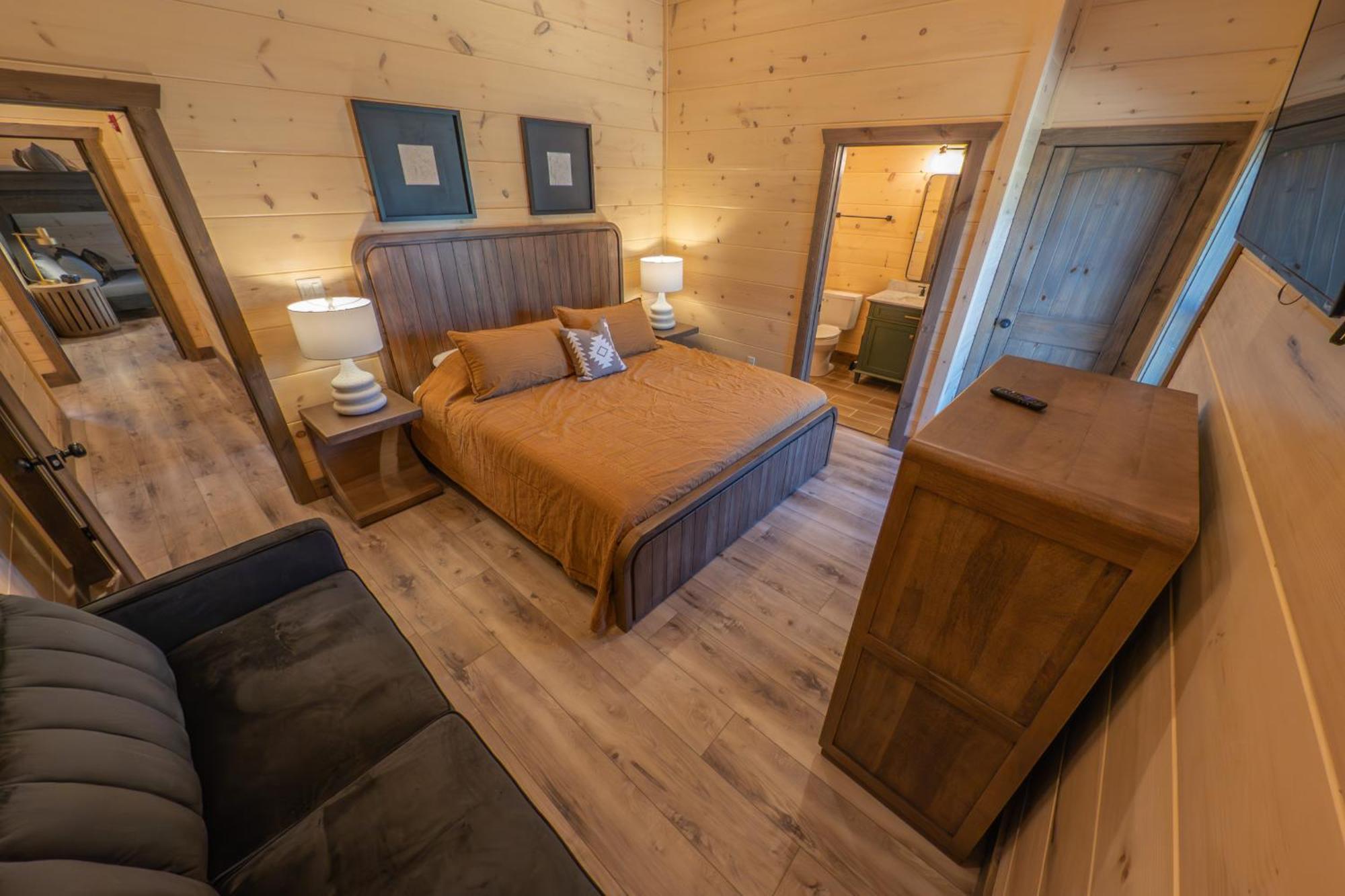 Luxury 12-Bedroom Cabin With Indoor Pool, Hot Tub & Movie Theater, Sleeps 36 Sevierville Εξωτερικό φωτογραφία